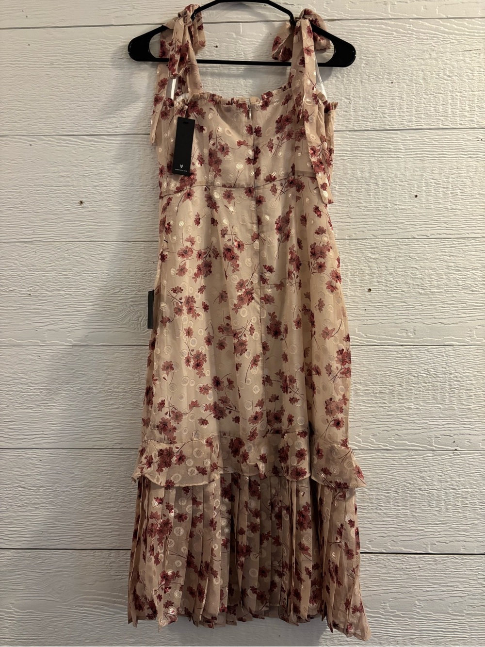 NEW LULUS TAUPE FLORAL TIERED MIDI DRESS - Picture 8 of 8